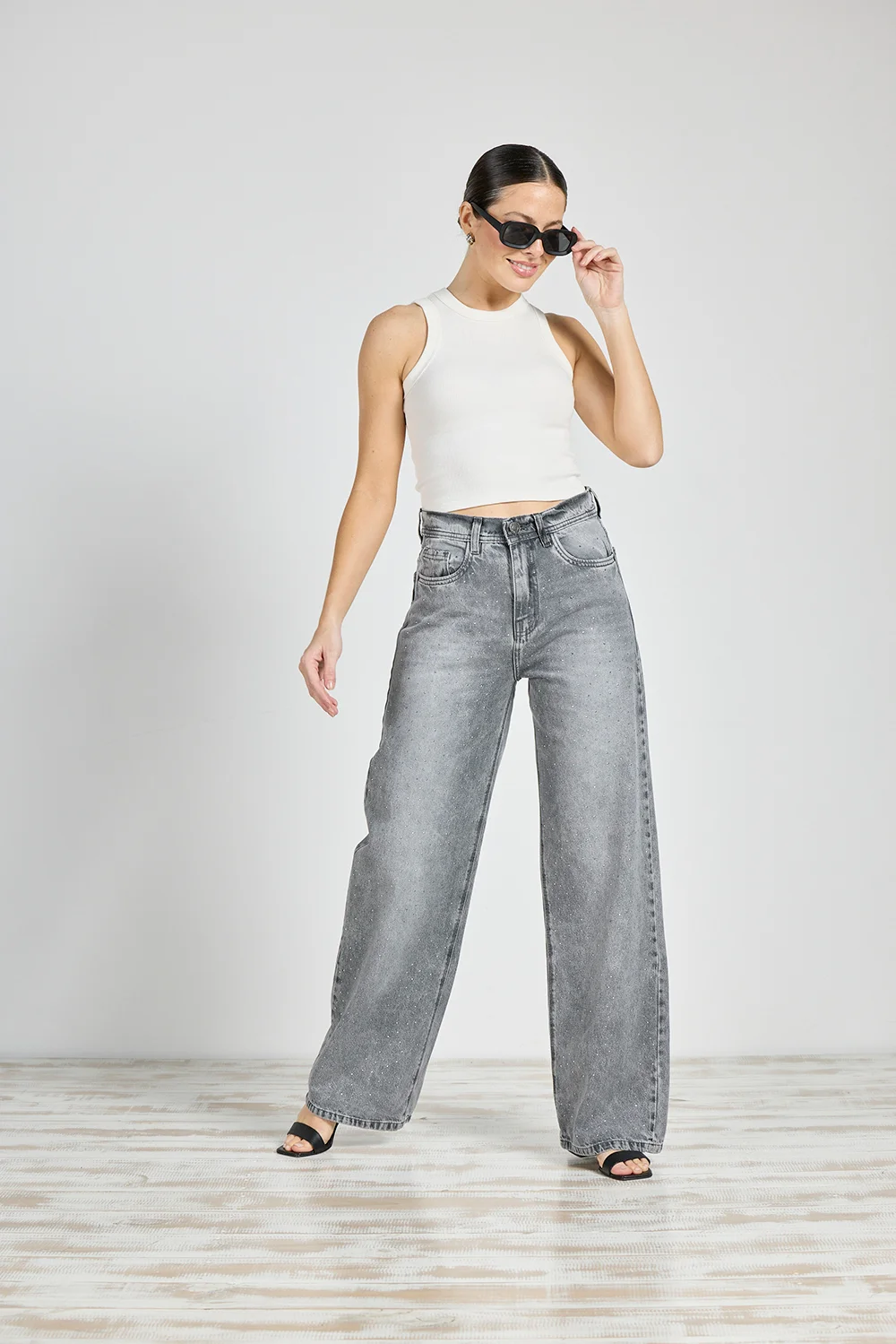 Jean Cenitho Wide Leg con Strass Brillo Gris Rígido