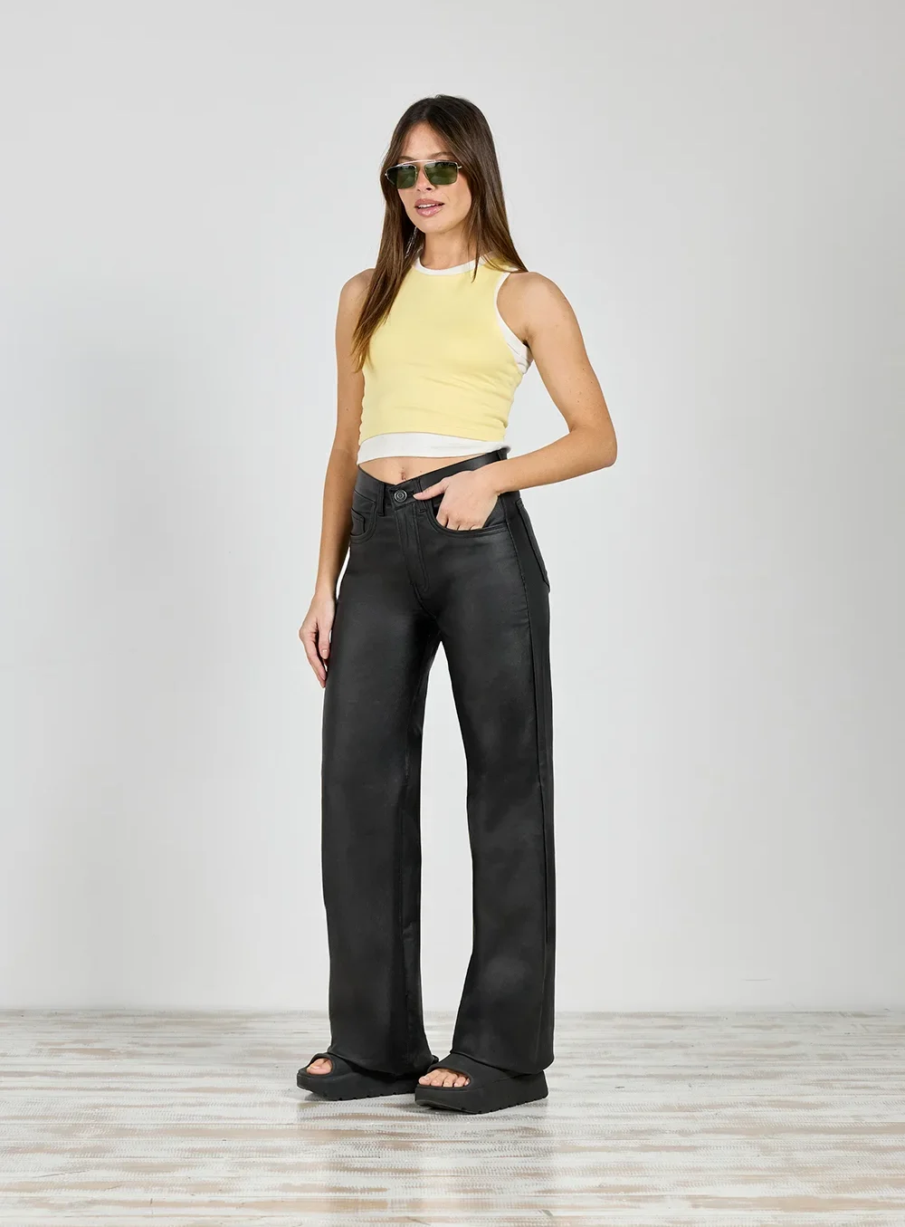 Jeans Cenitho Wide Leg Negro Engomado Elastizado