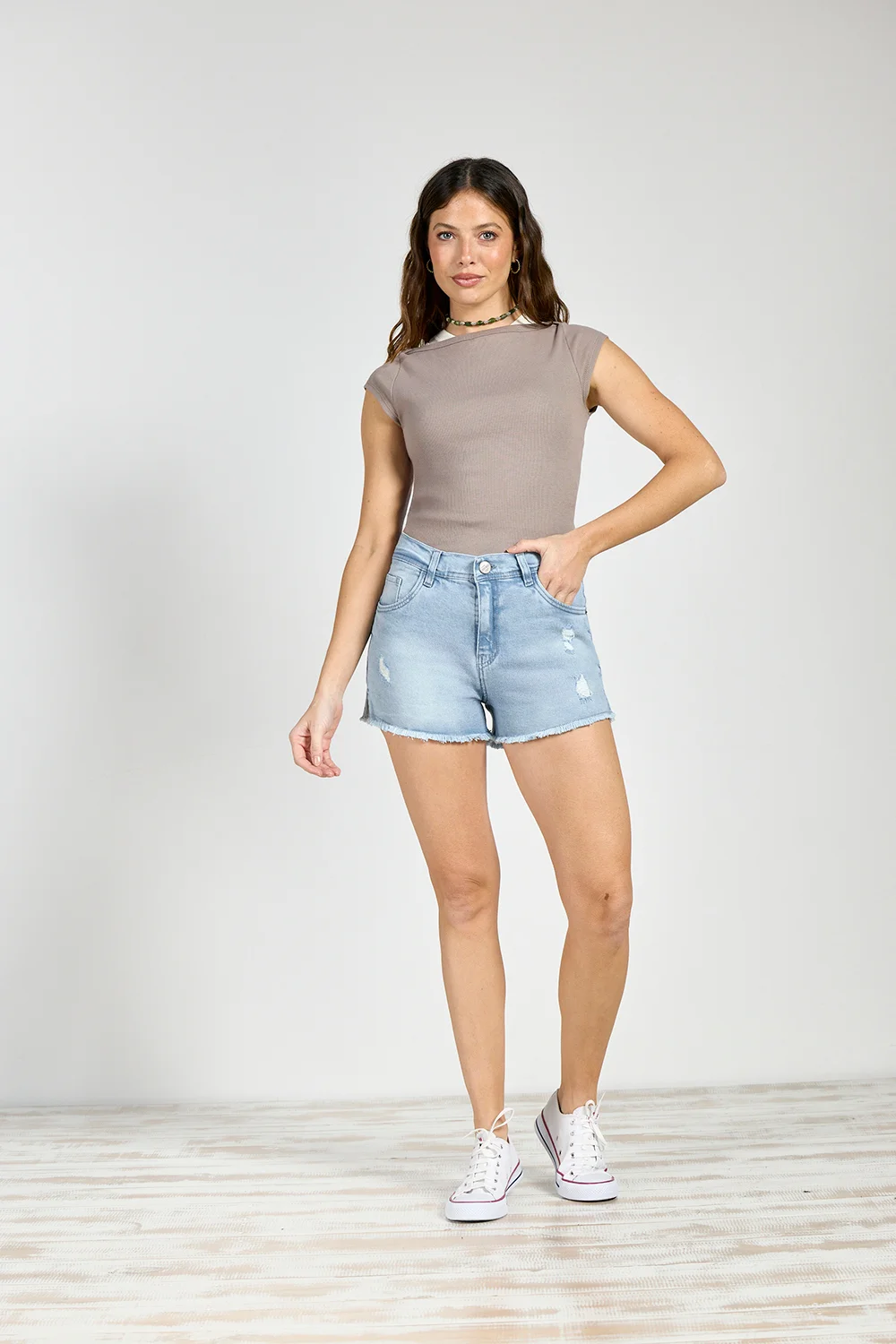 Short Cenitho con Rotura y Tajo lateral Celeste Elastizado